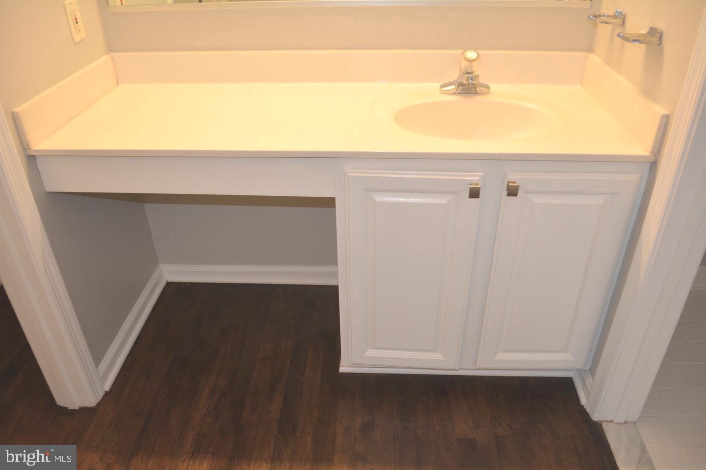 VILLAGE OF LONG REACH - Residential Lease