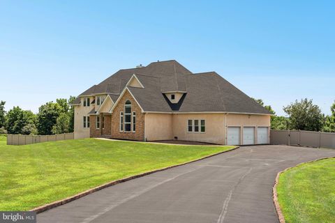 Photo of 2145 2nd Street Pike, NEWTOWN, PA 18940 (MLS # PABU2112136)