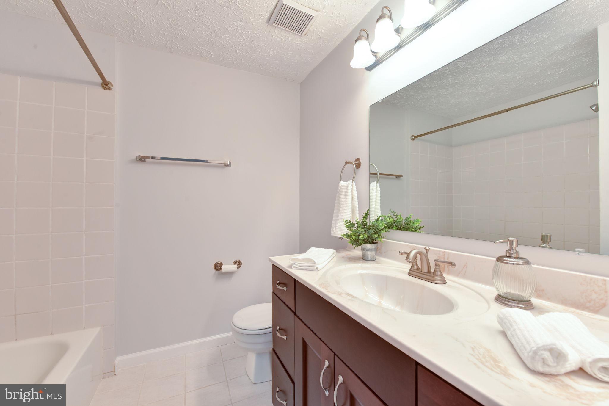 WHITFIELD GREEN - Residential