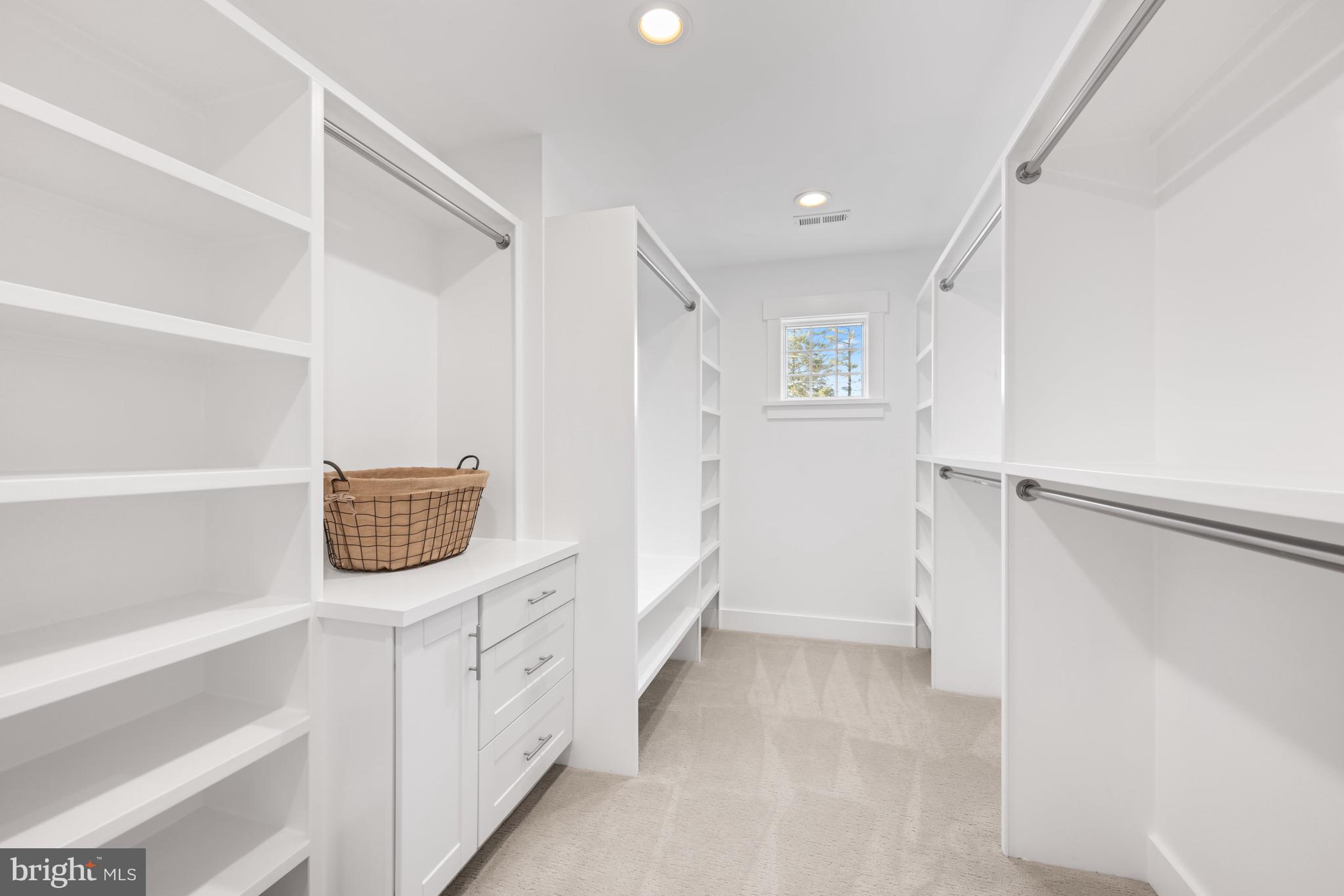 PINEVIEW - Residential