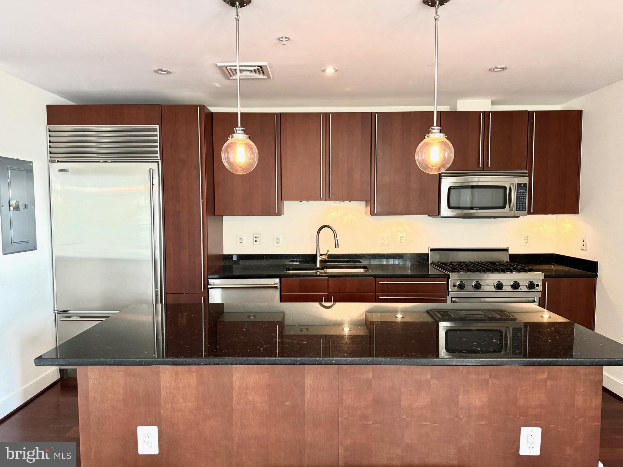 2425 L STREET NW 730