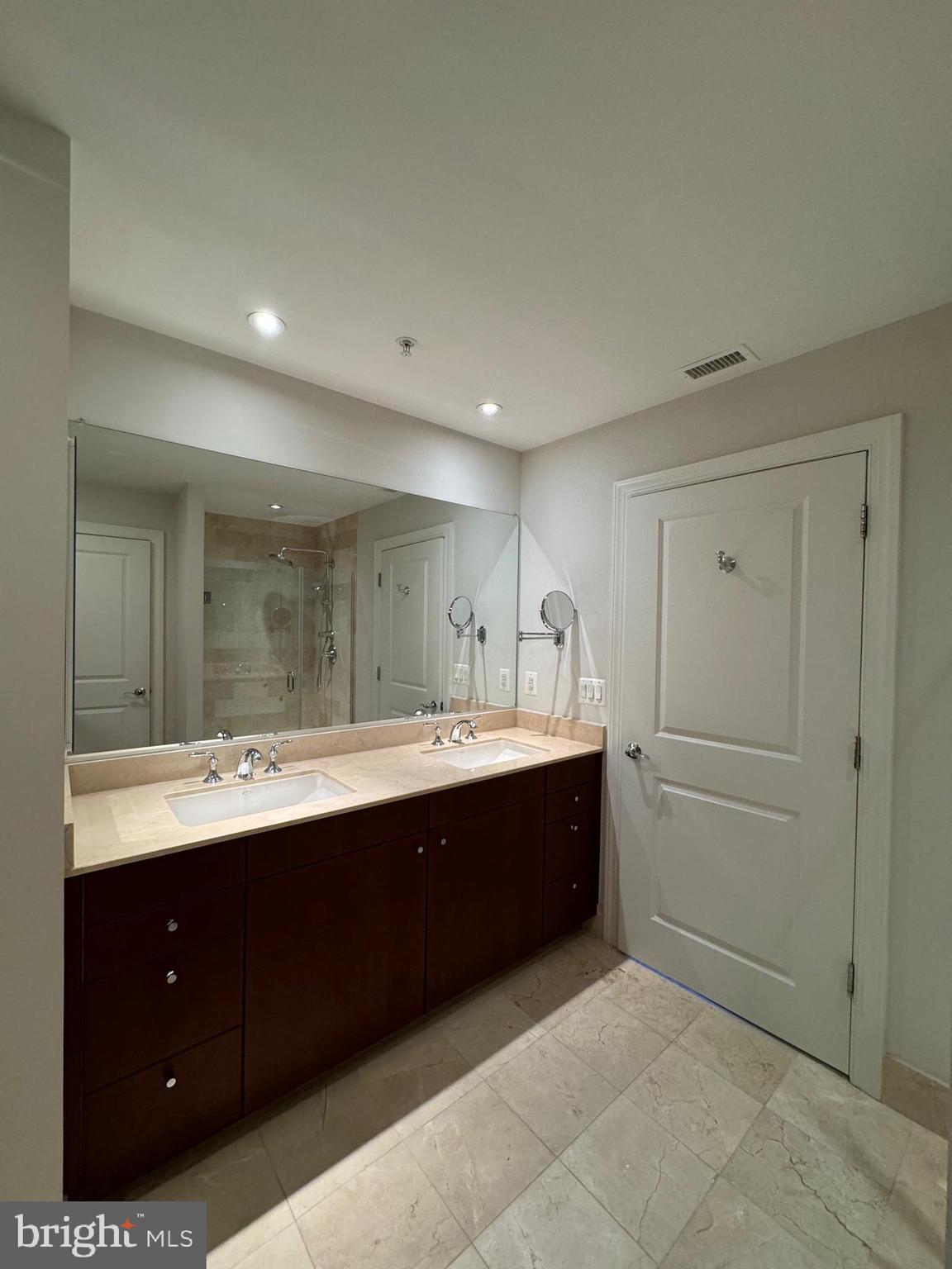 WEST END - Residential