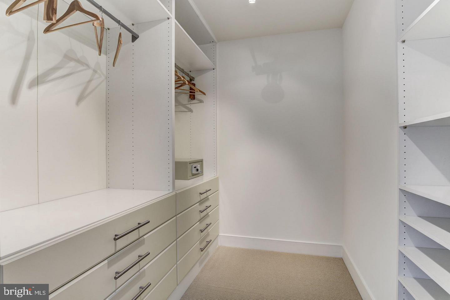 WEST END - Residential