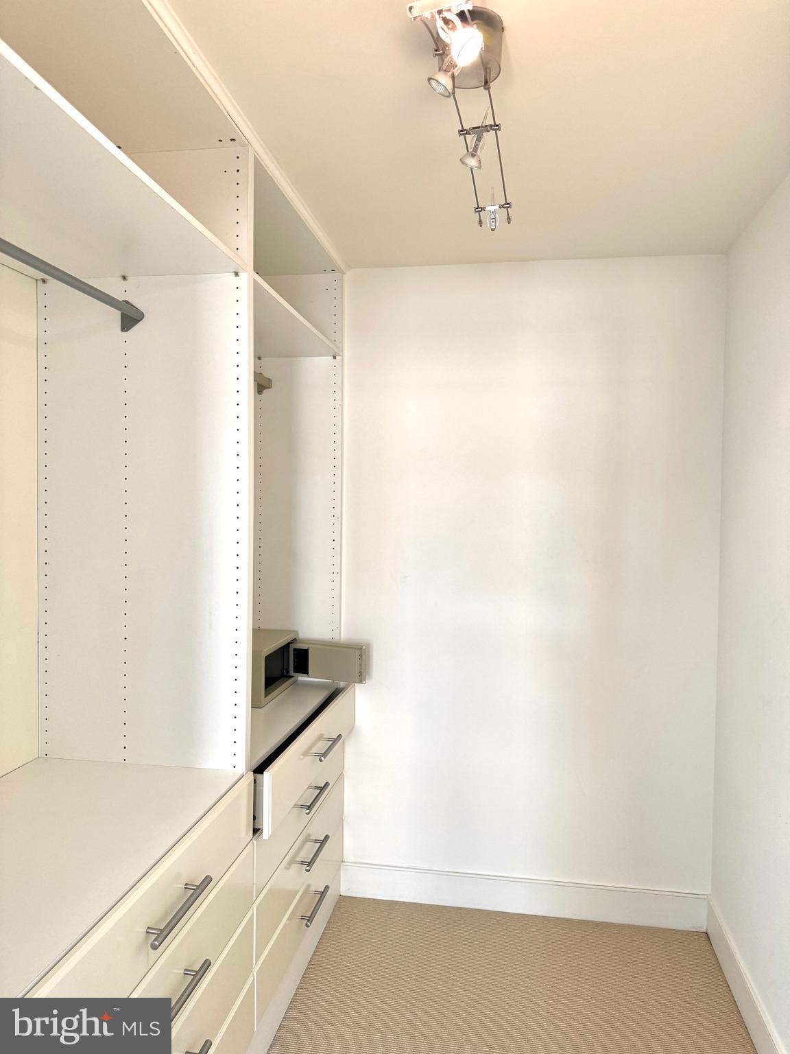 WEST END - Residential