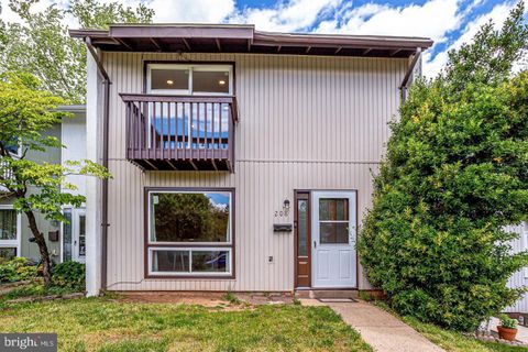 Photo of 208 Willow Terrace, STERLING, VA 20164 (MLS # VALO2124886)