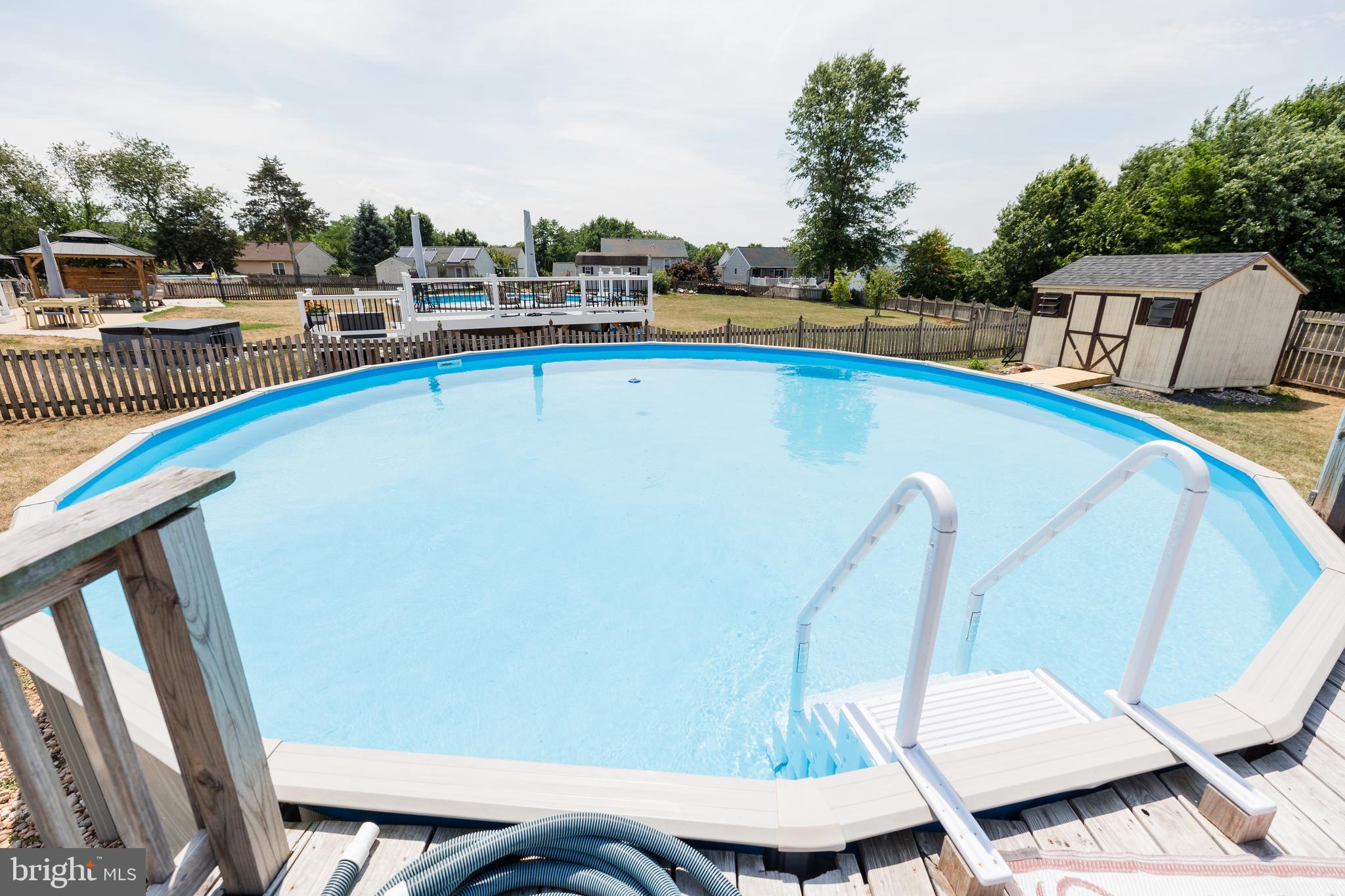 MEADOWBROOK - Residential