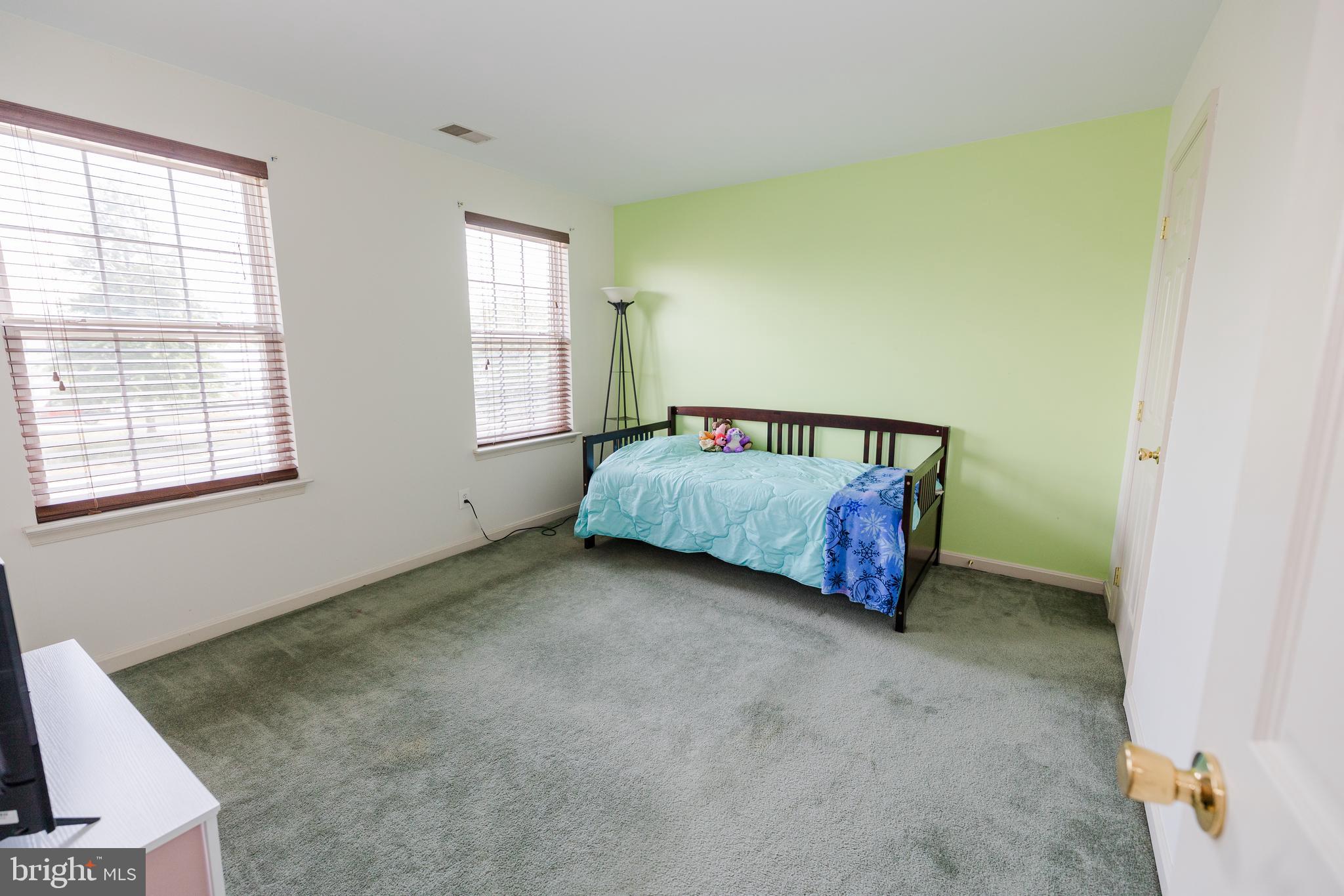 MEADOWBROOK - Residential