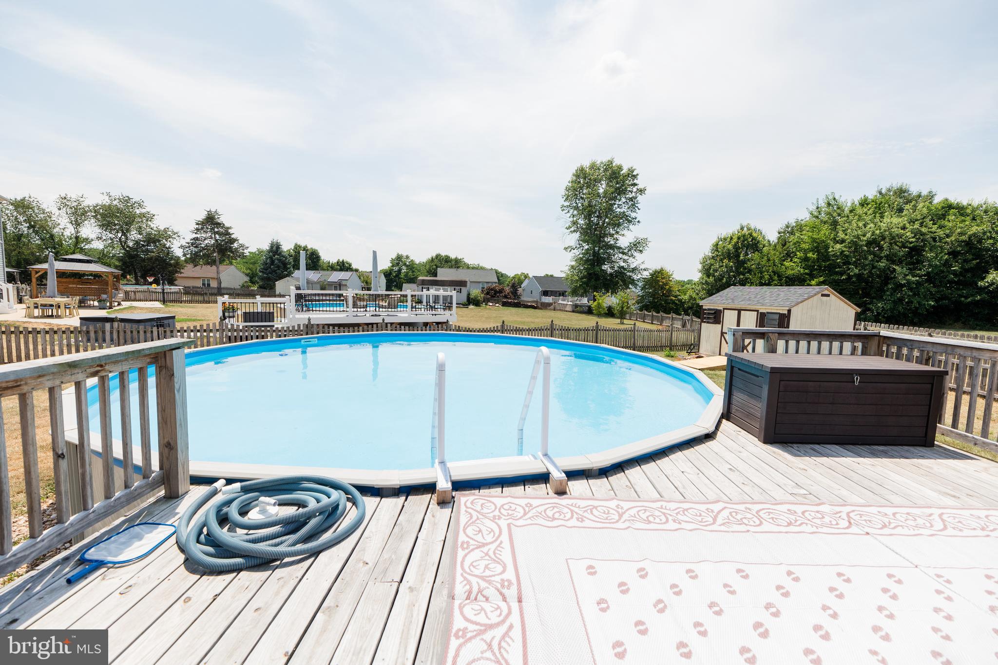 MEADOWBROOK - Residential