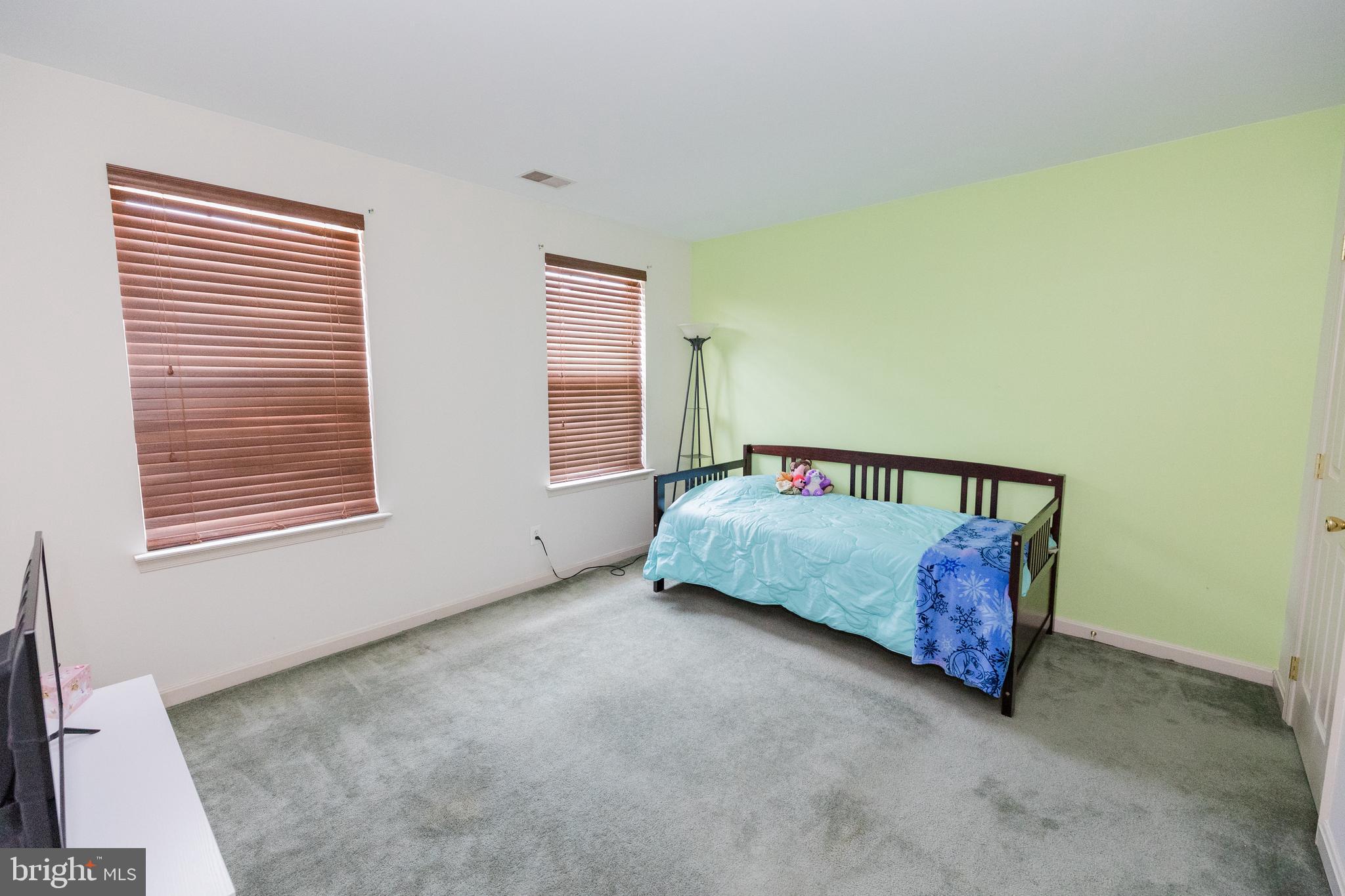 MEADOWBROOK - Residential