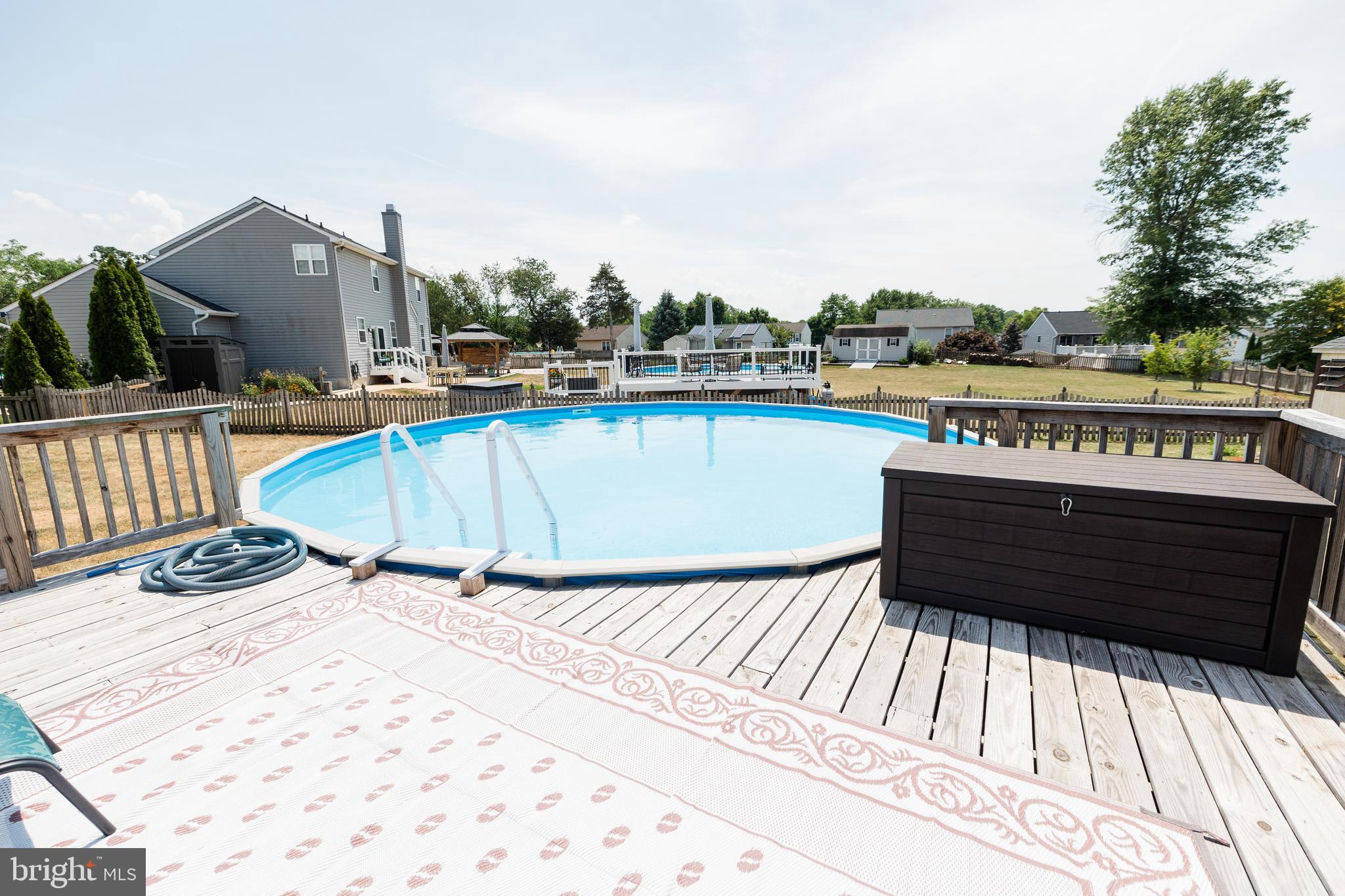 MEADOWBROOK - Residential