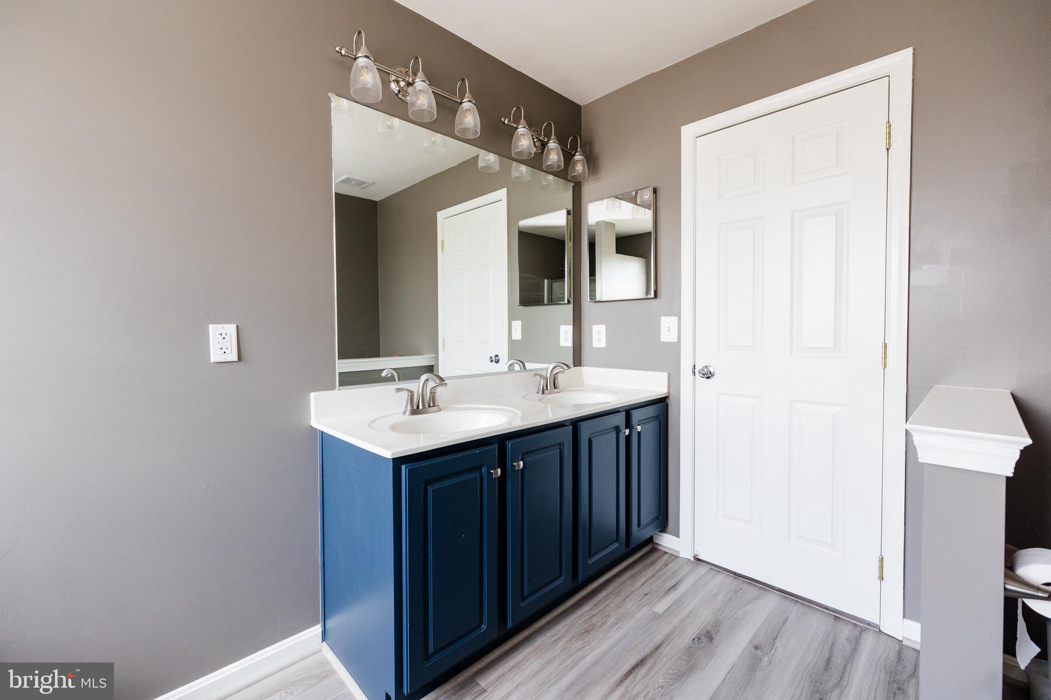 MEADOWBROOK - Residential