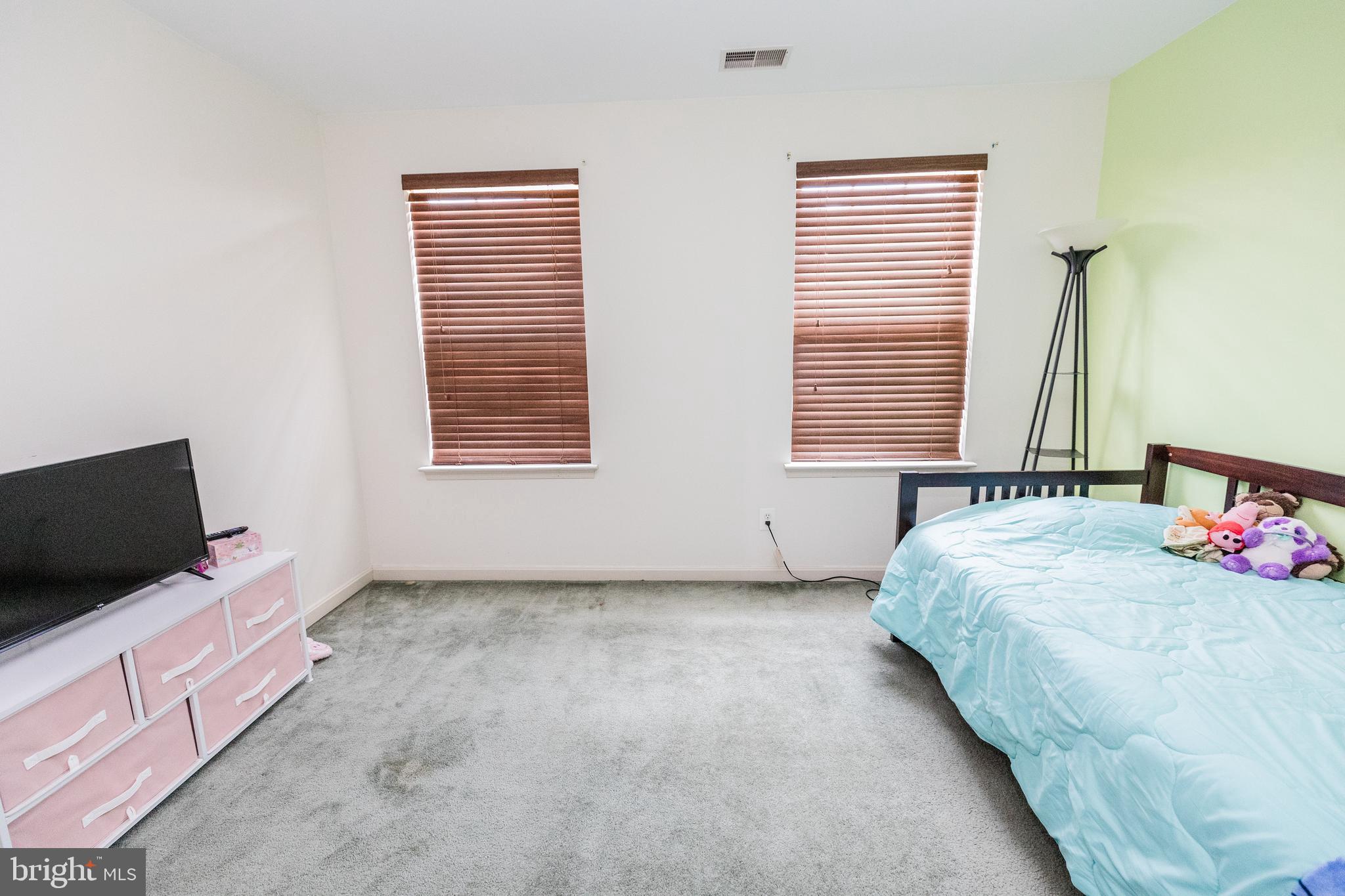 MEADOWBROOK - Residential