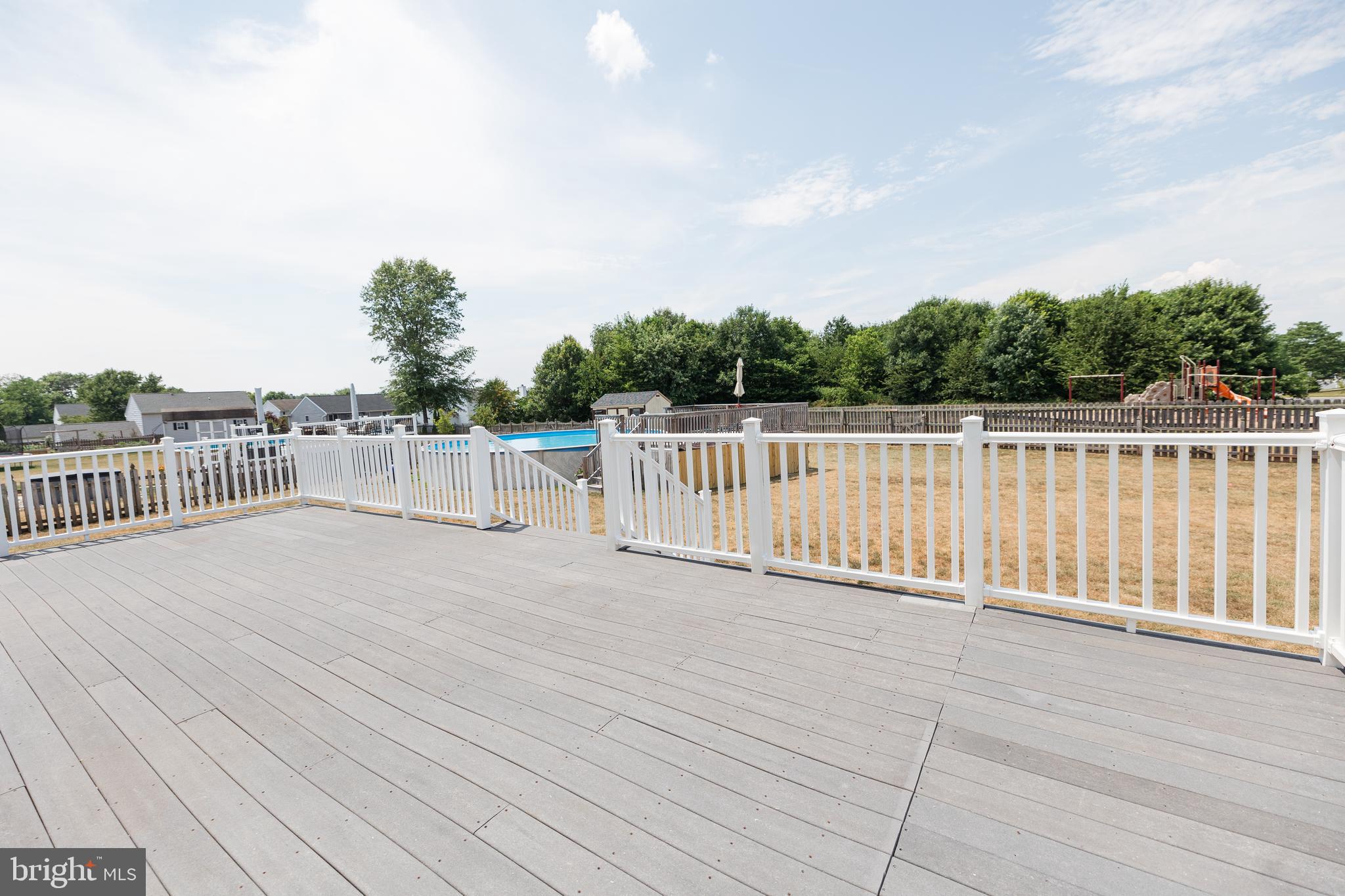 MEADOWBROOK - Residential