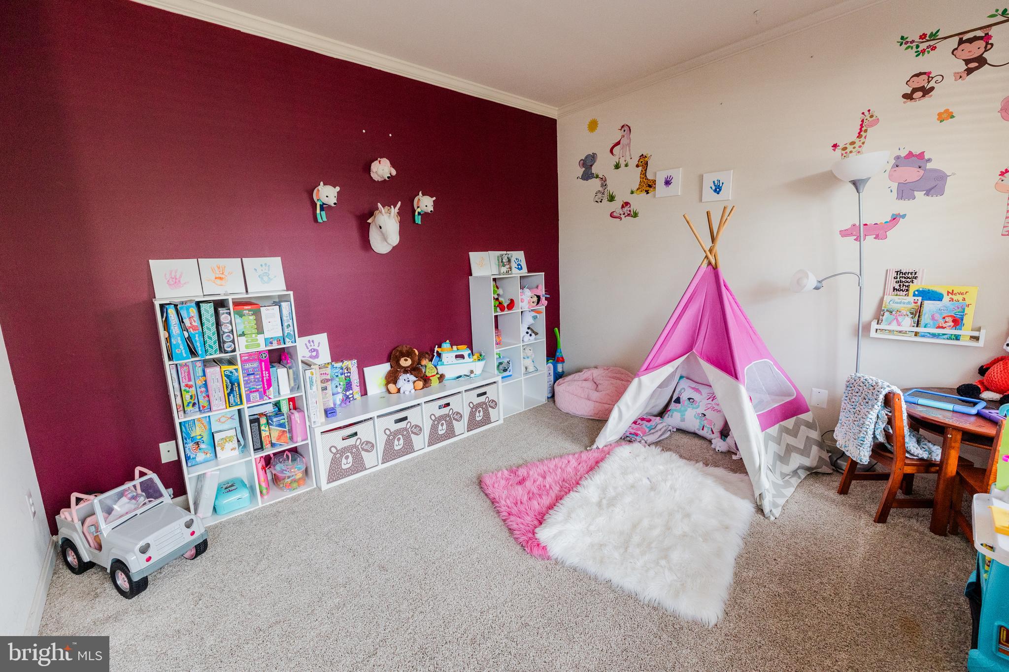 MEADOWBROOK - Residential