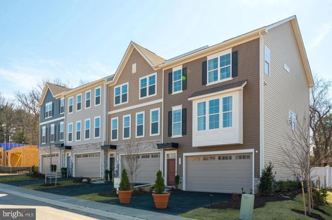 Townhouse For Sale - 102 Arrowhead Drive<br/> MILLERSVILLE, MD 21108