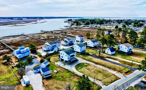 Townhouse For Sale - 3416 Ridge Road<br/> Accomack County, CHINCOTEAGUE ISLAND, VA 23336