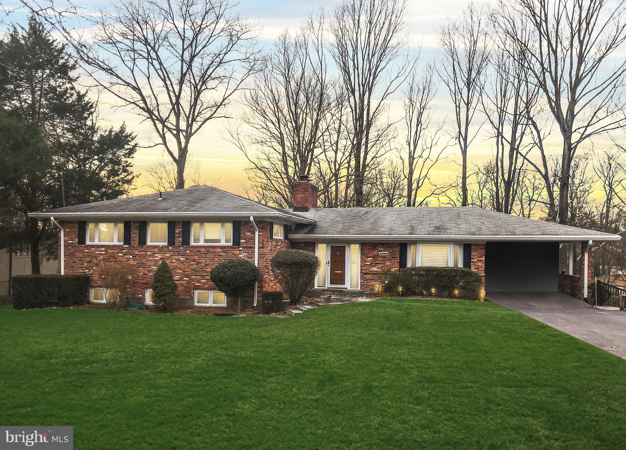 LAKE BARCROFT - Residential