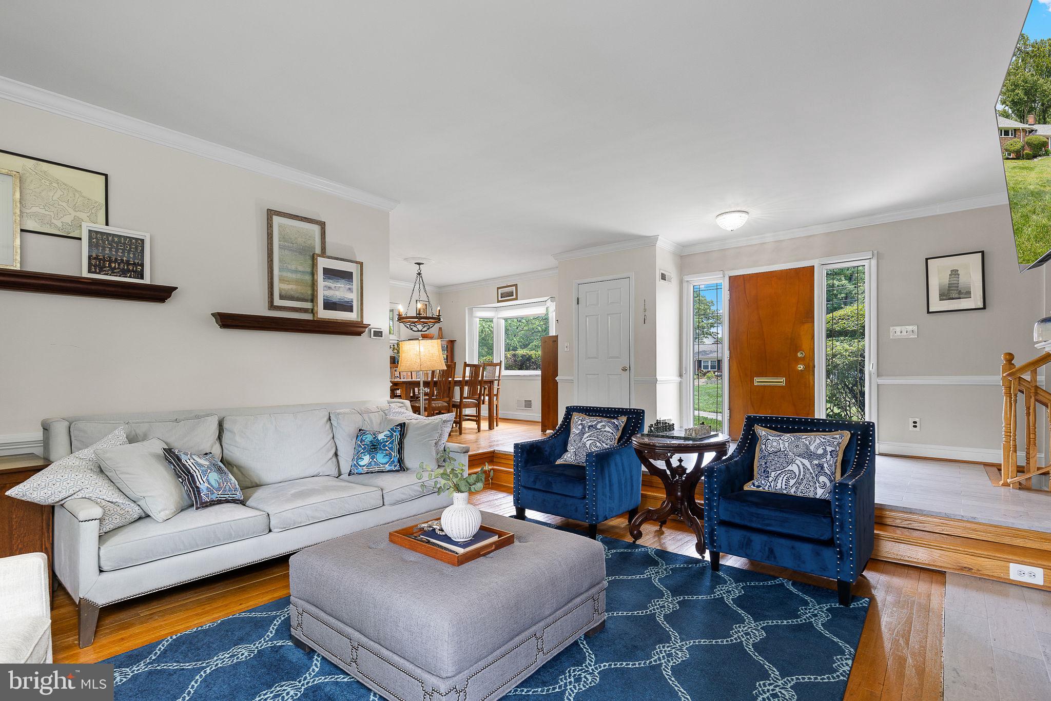 LAKE BARCROFT - Residential