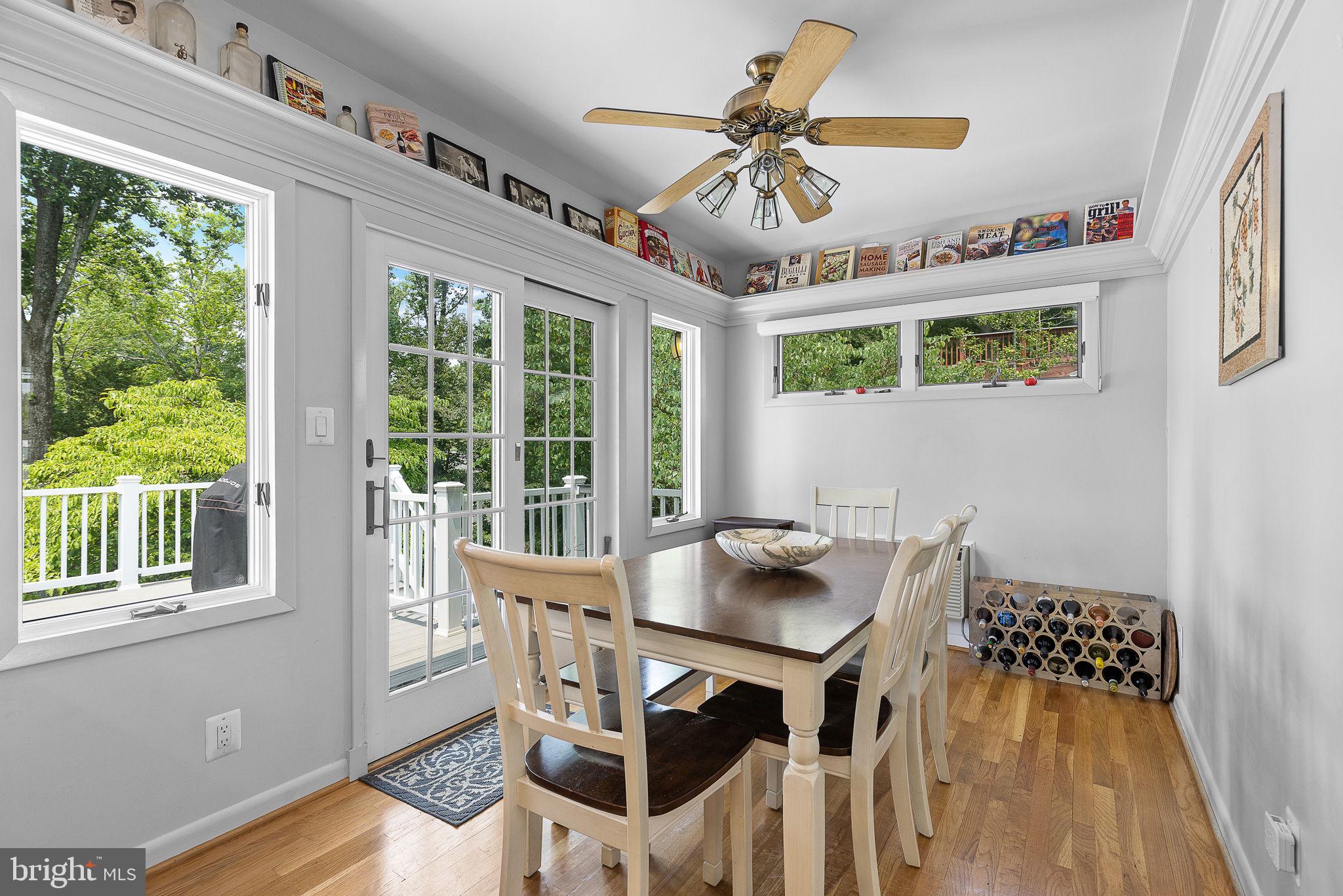 LAKE BARCROFT - Residential