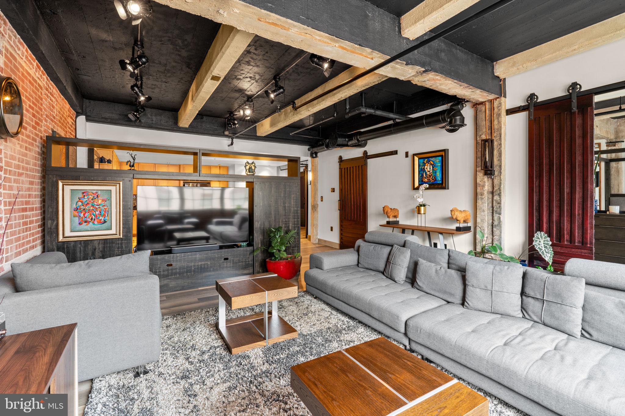 BRECO CONDOMINIUMS - Residential