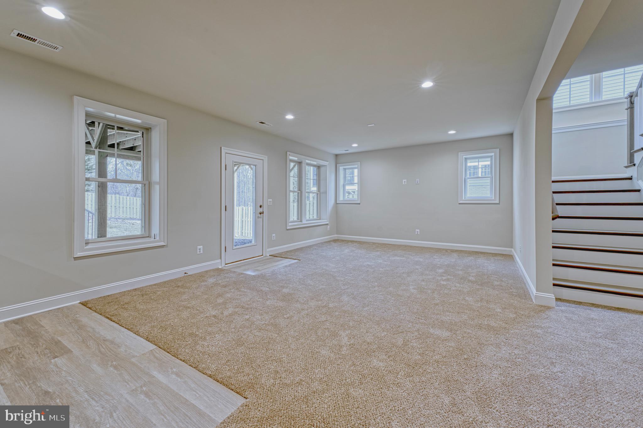 ROBERTSON FARM - Residential