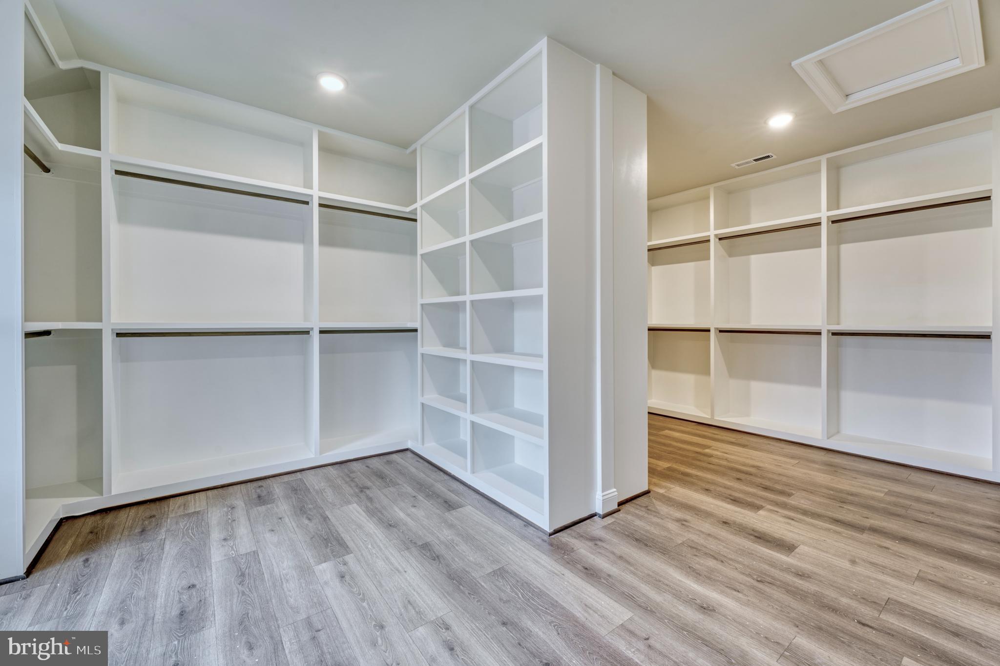 ROBERTSON FARM - Residential