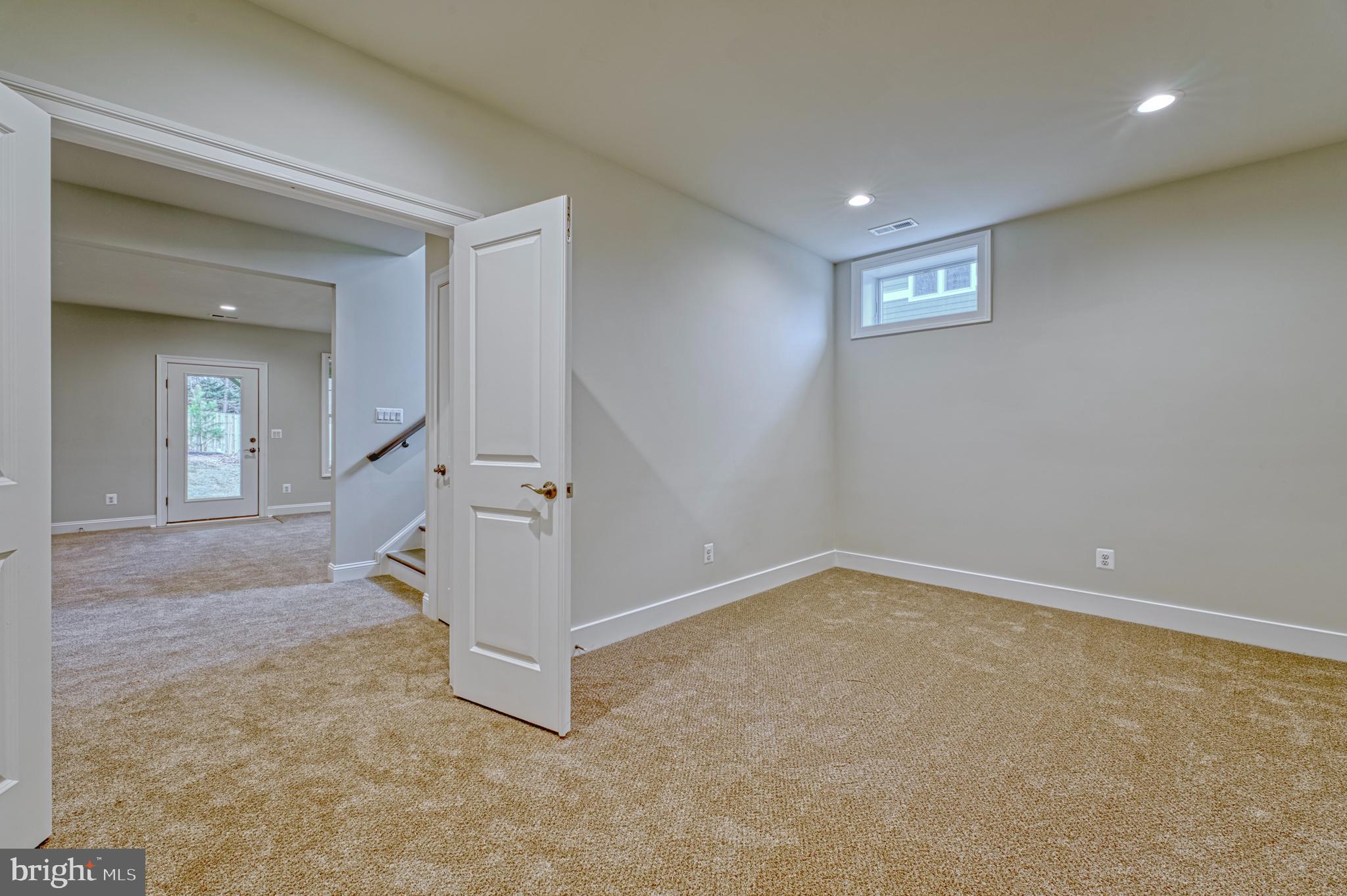 ROBERTSON FARM - Residential