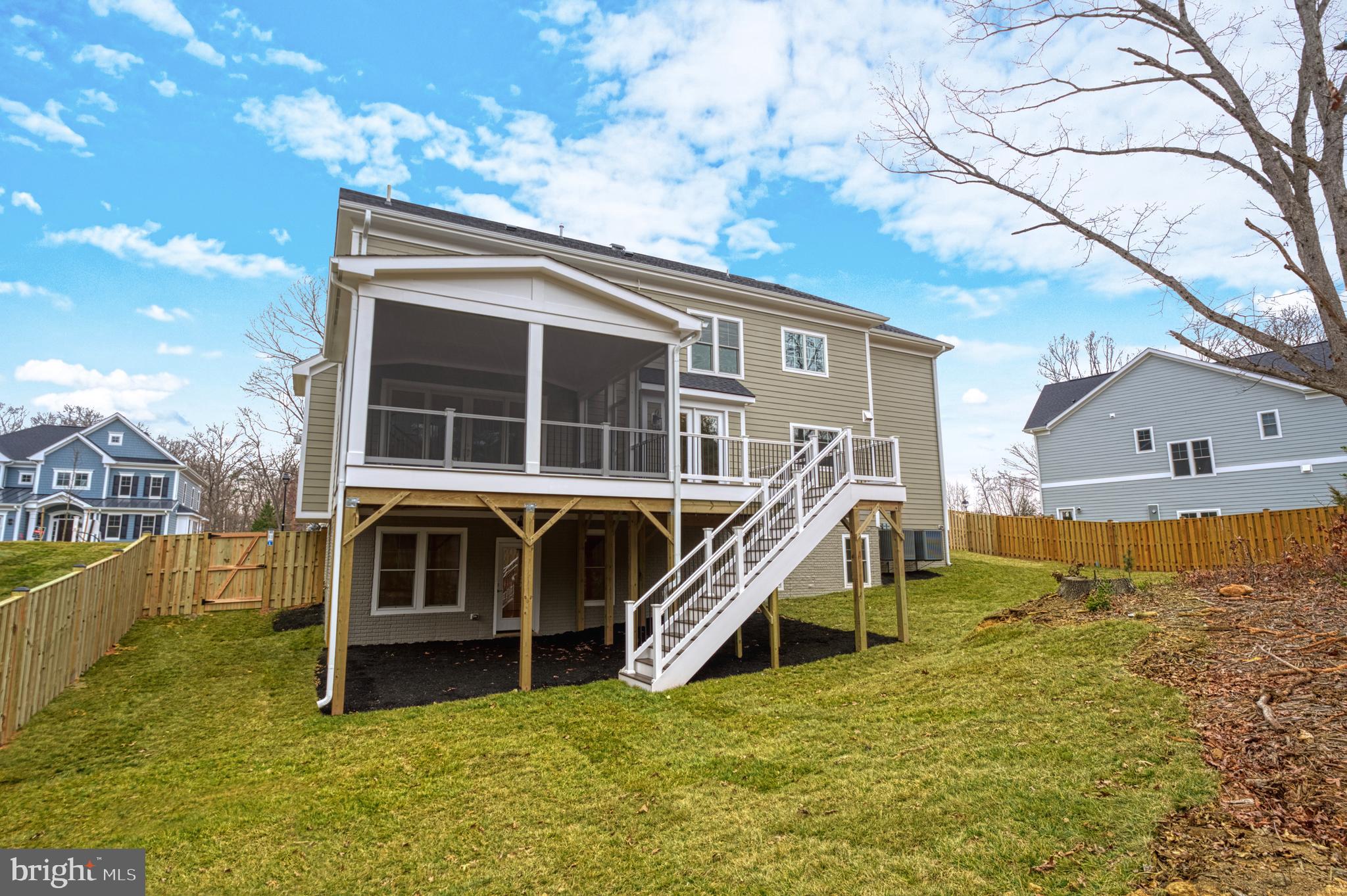 ROBERTSON FARM - Residential