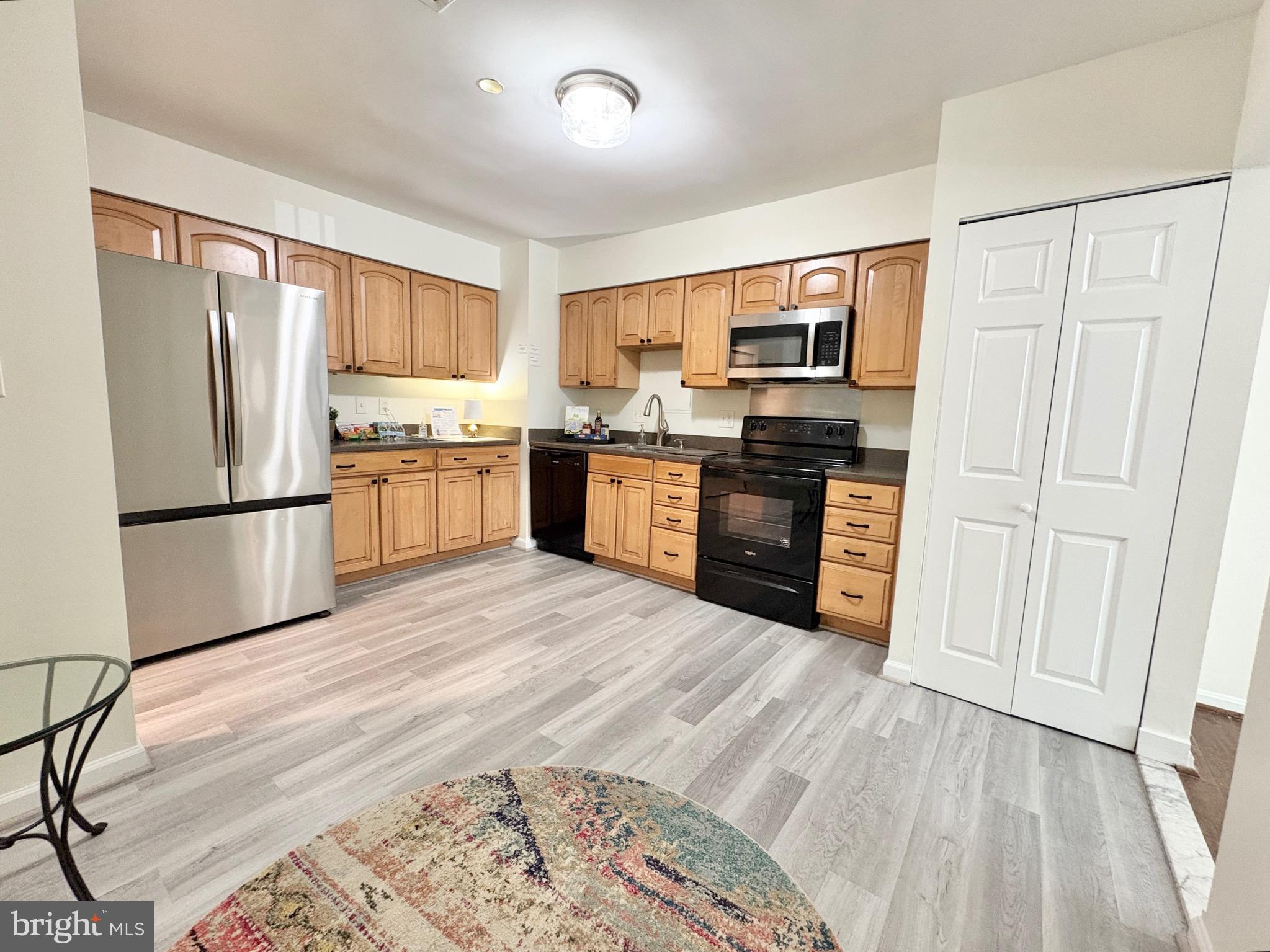 3713 S GEORGE MASON DRIVE T5W