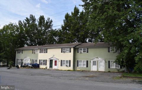 Photo of 1206 Massanutten Avenue, FRONT ROYAL, VA 22630 (MLS # VAWR2014576)