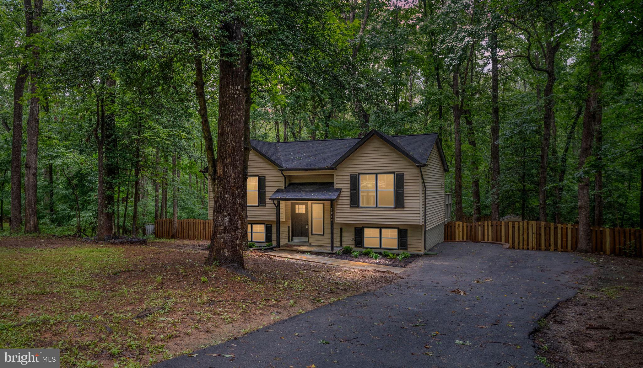 12719 PICKETT COURT