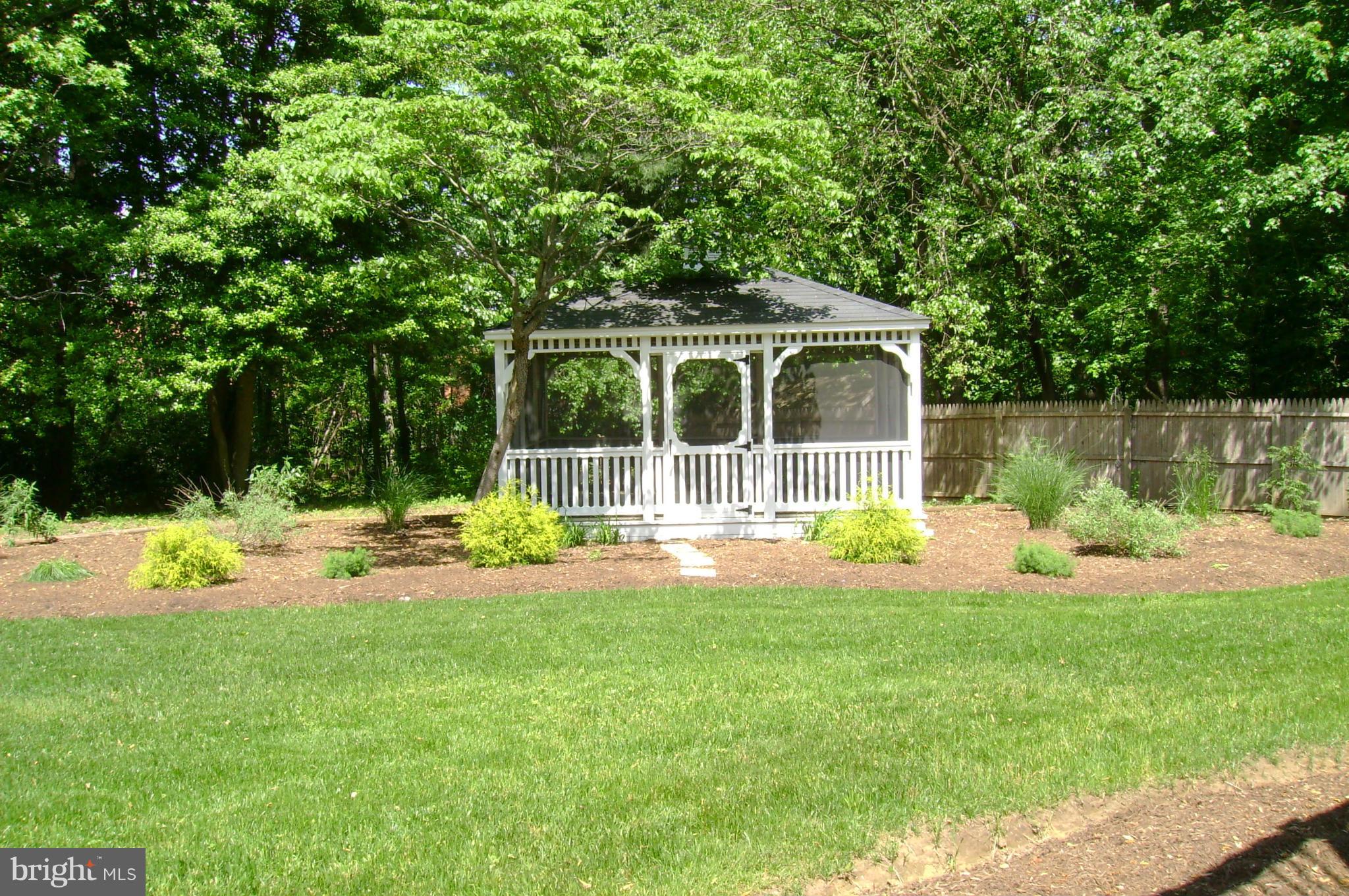 CAMPUS GREEN - Residential Lease