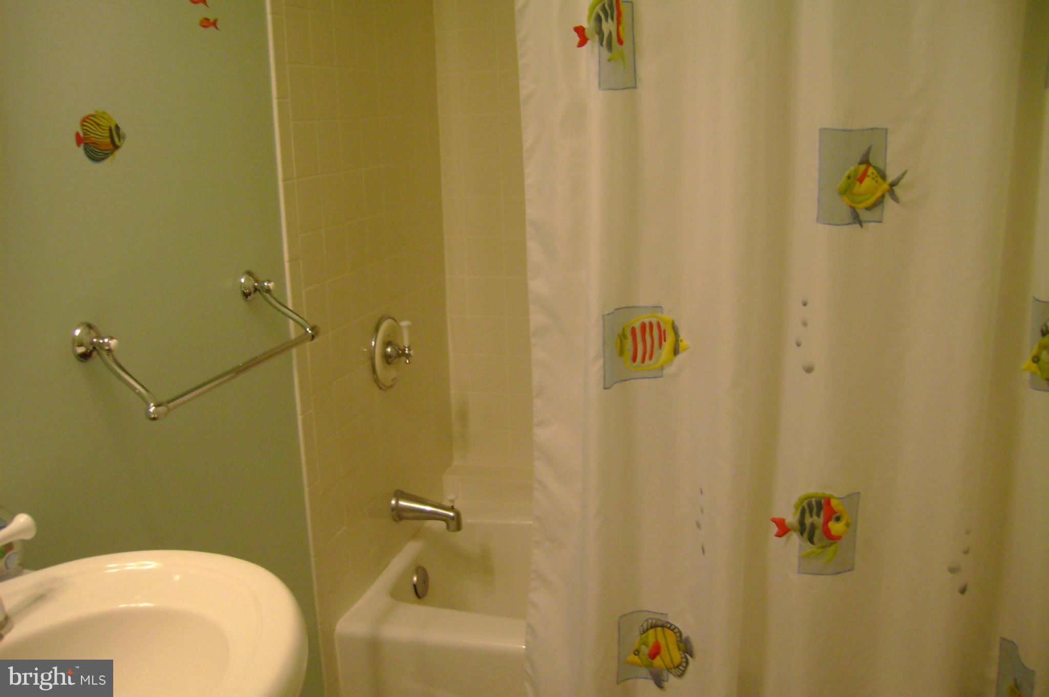 CAMPUS GREEN - Residential Lease