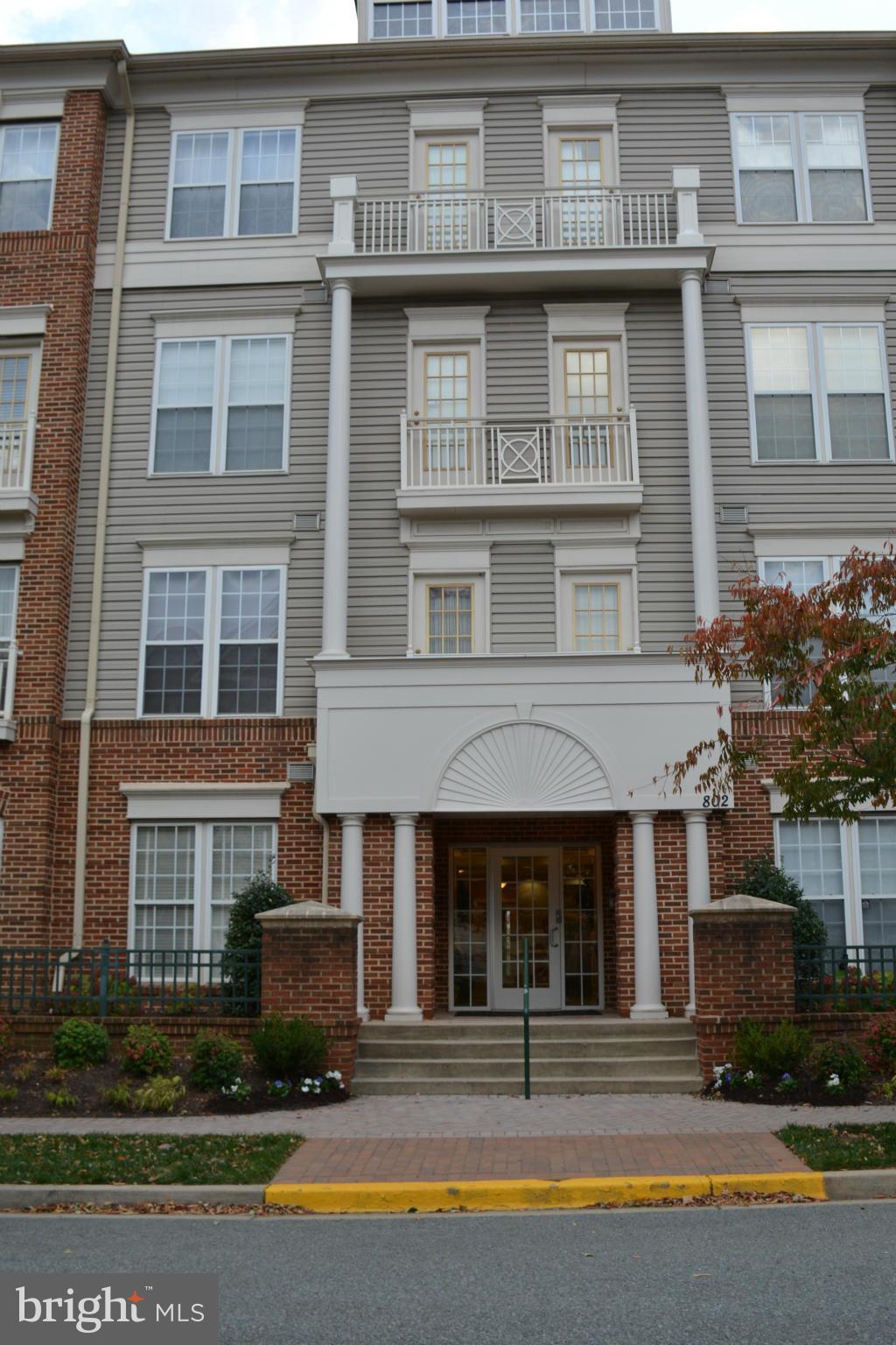 KING FARM VILLAGE - Residential Lease