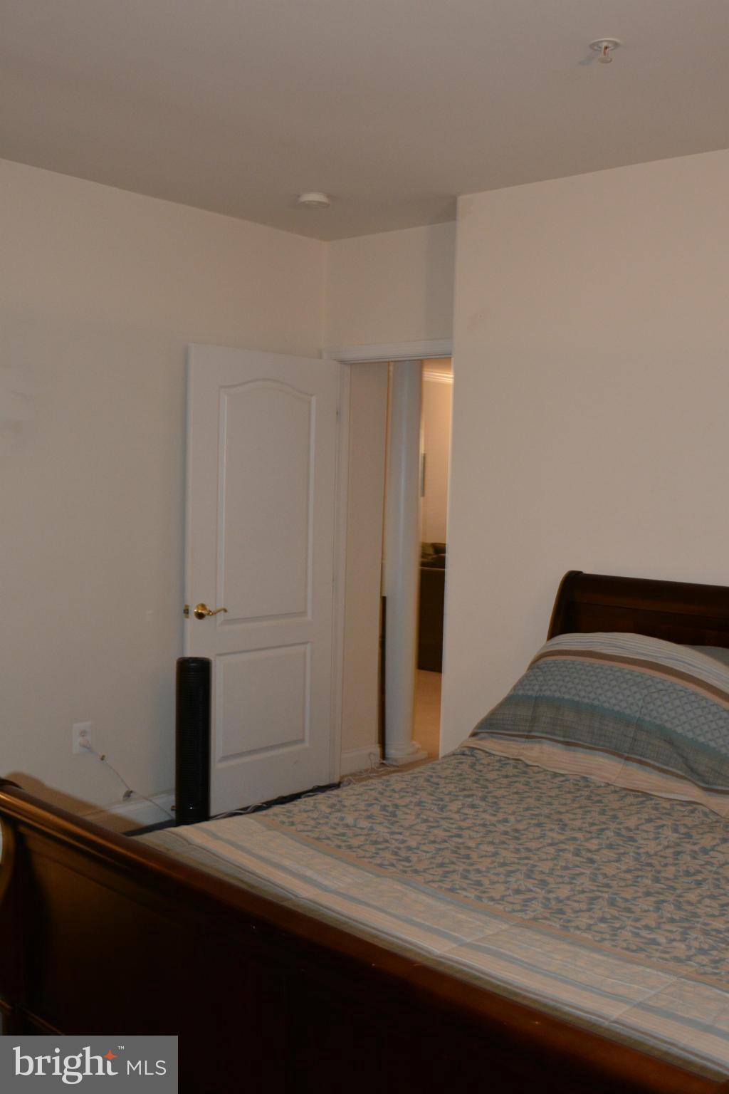 KING FARM VILLAGE - Residential Lease