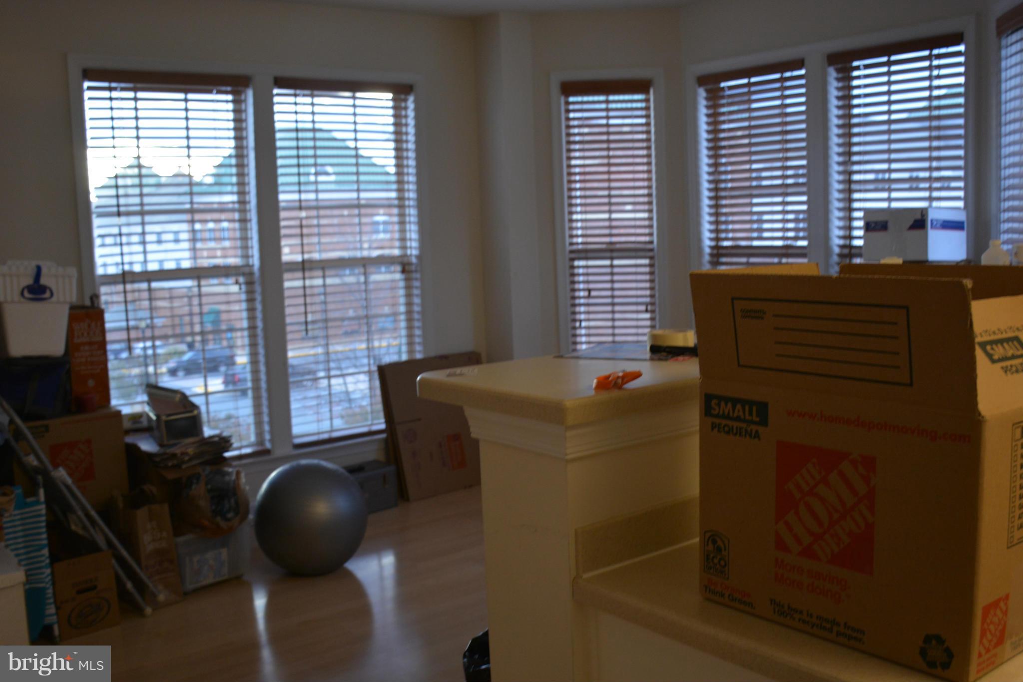 KING FARM VILLAGE - Residential Lease