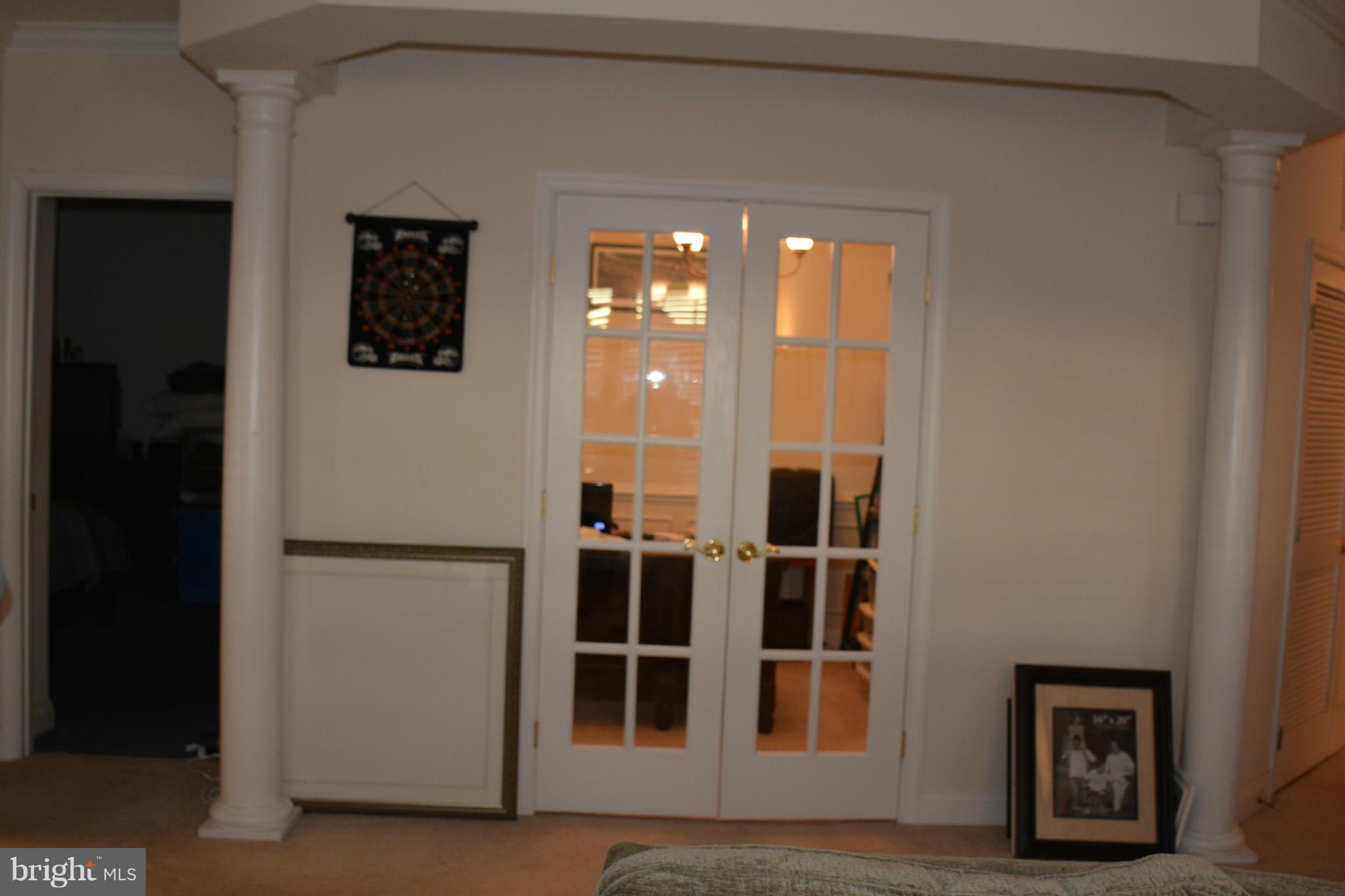 KING FARM VILLAGE - Residential Lease