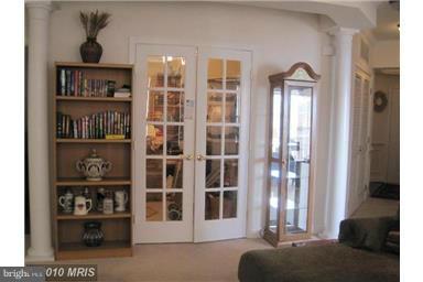 KING FARM VILLAGE - Residential Lease