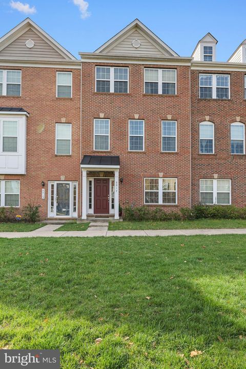 Townhouse For Sale - 8817 Bentfield Drive<br/> Manassas City County, MANASSAS, VA 20110