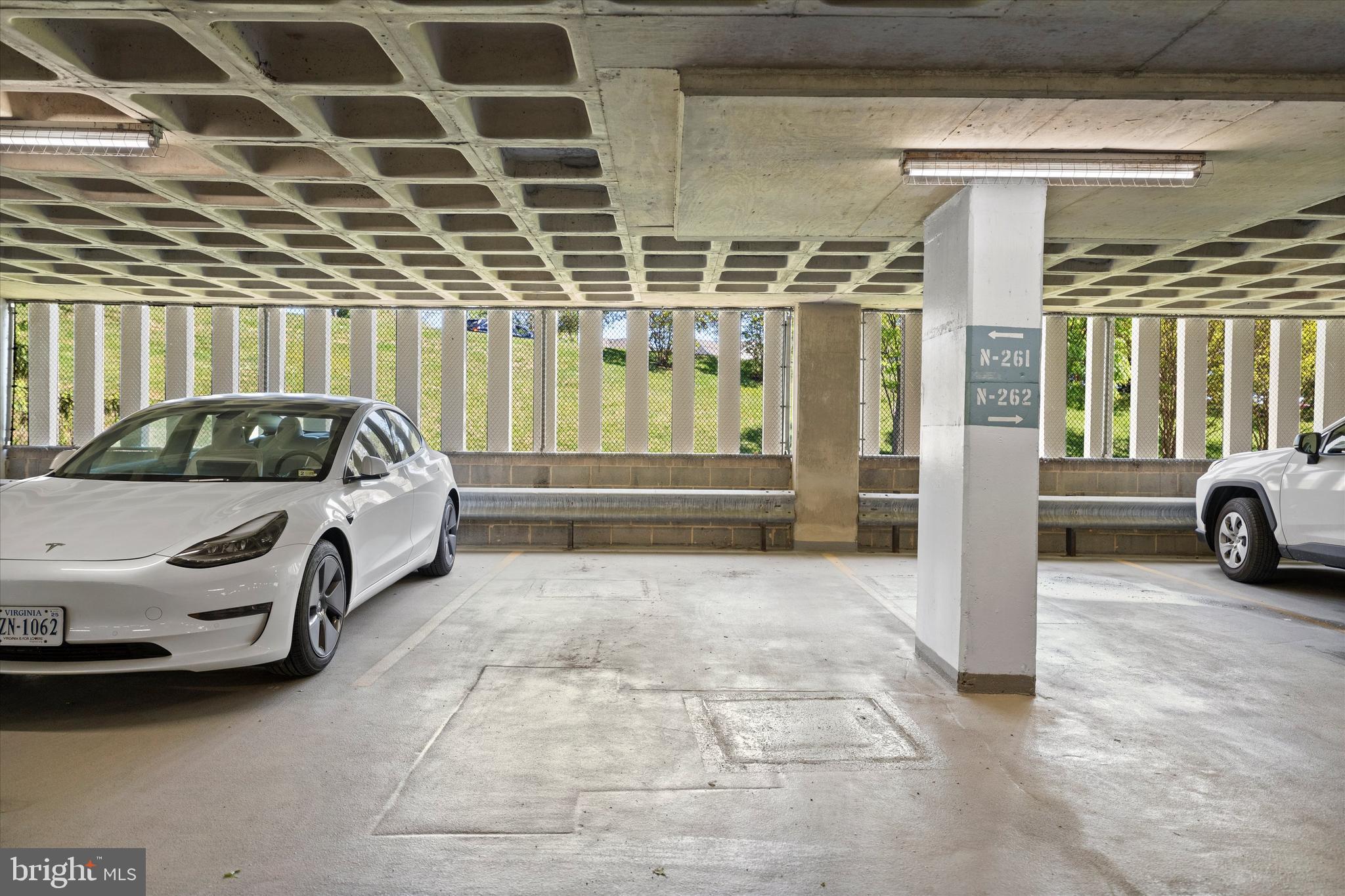 SKYLINE PLAZA - Residential