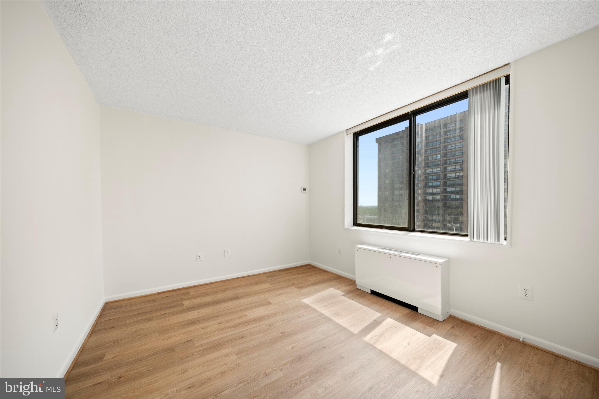 SKYLINE PLAZA - Residential