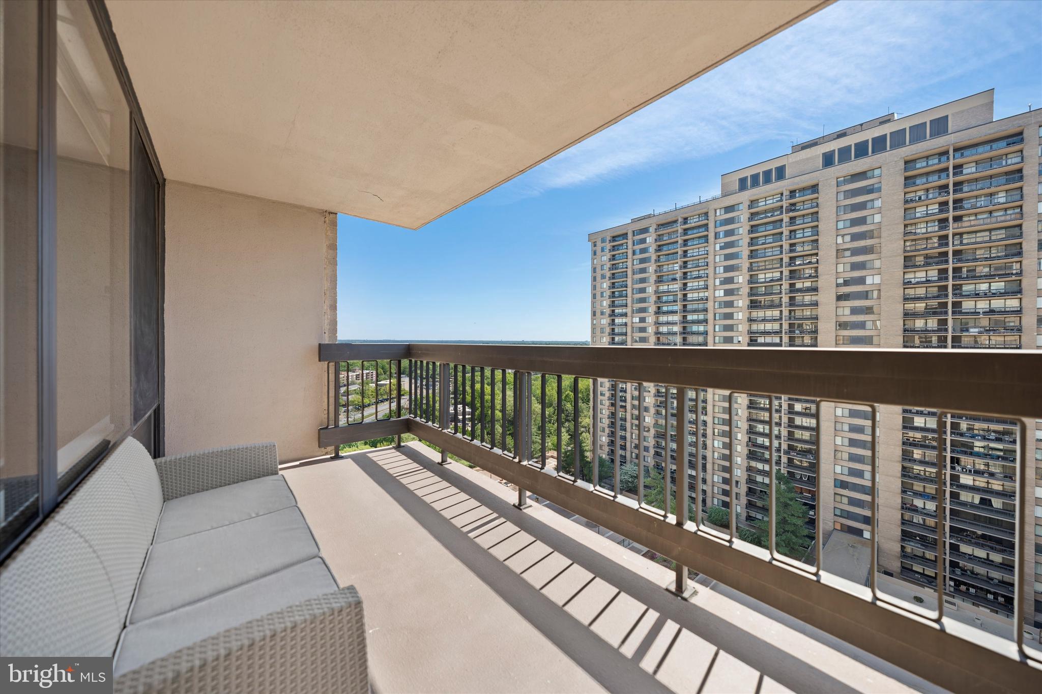 SKYLINE PLAZA - Residential