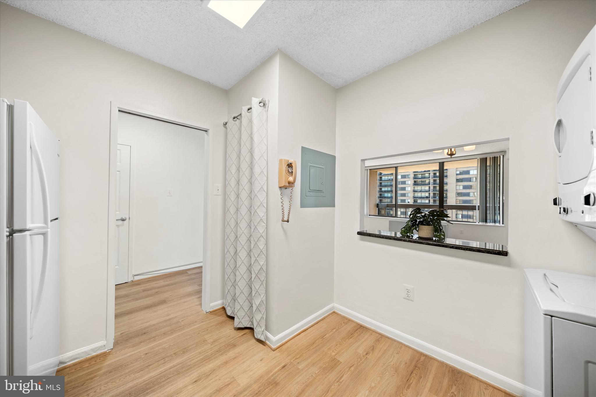 SKYLINE PLAZA - Residential