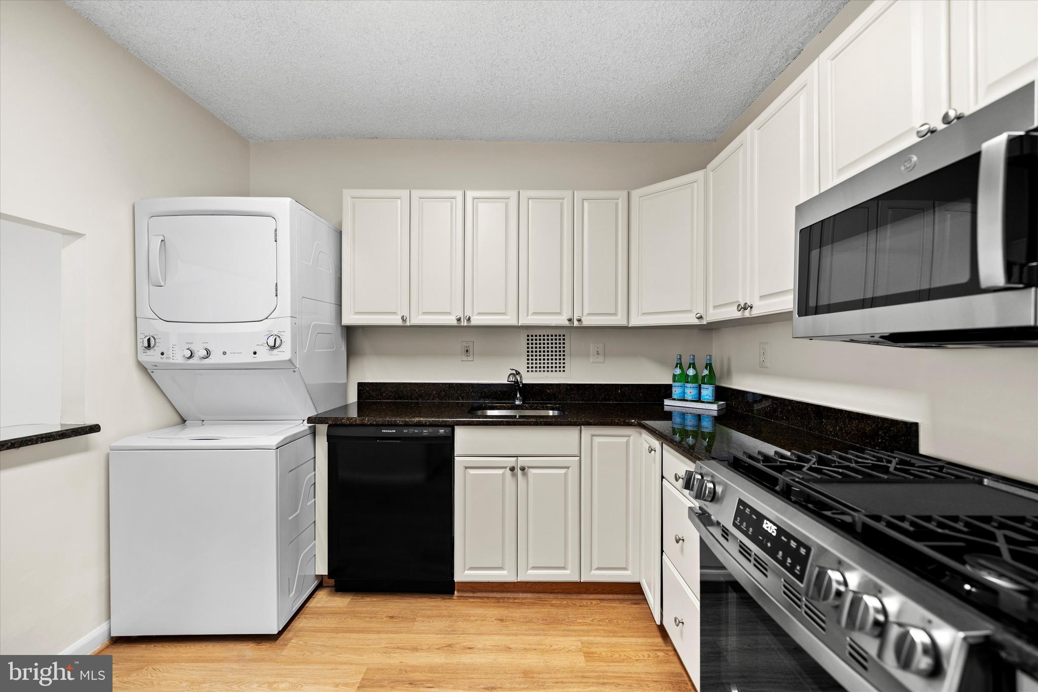 SKYLINE PLAZA - Residential