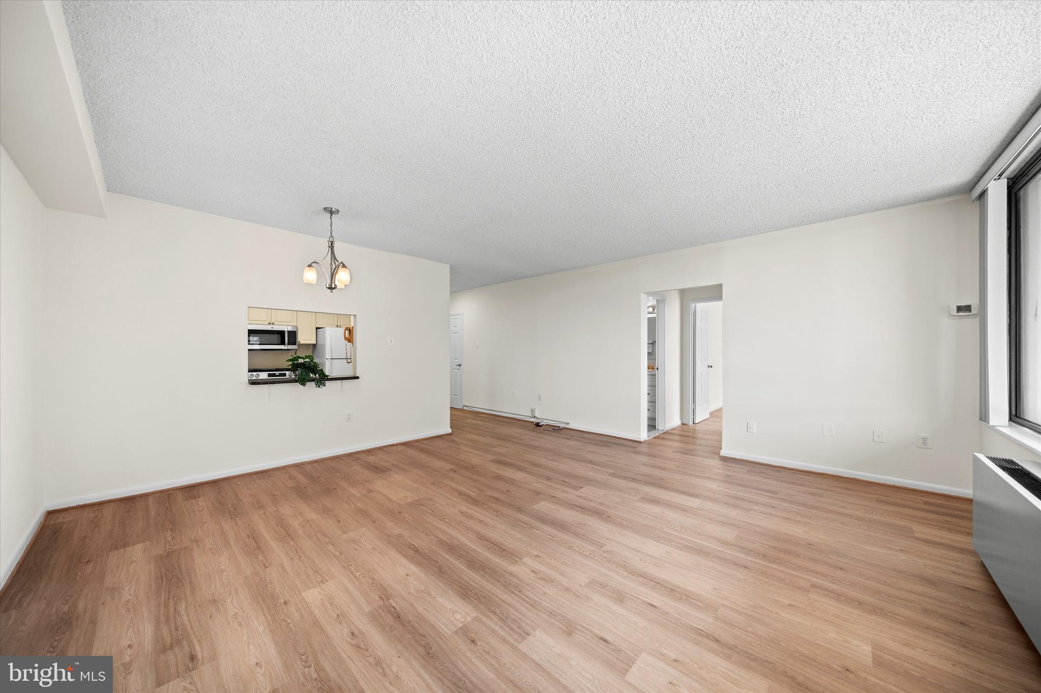 SKYLINE PLAZA - Residential