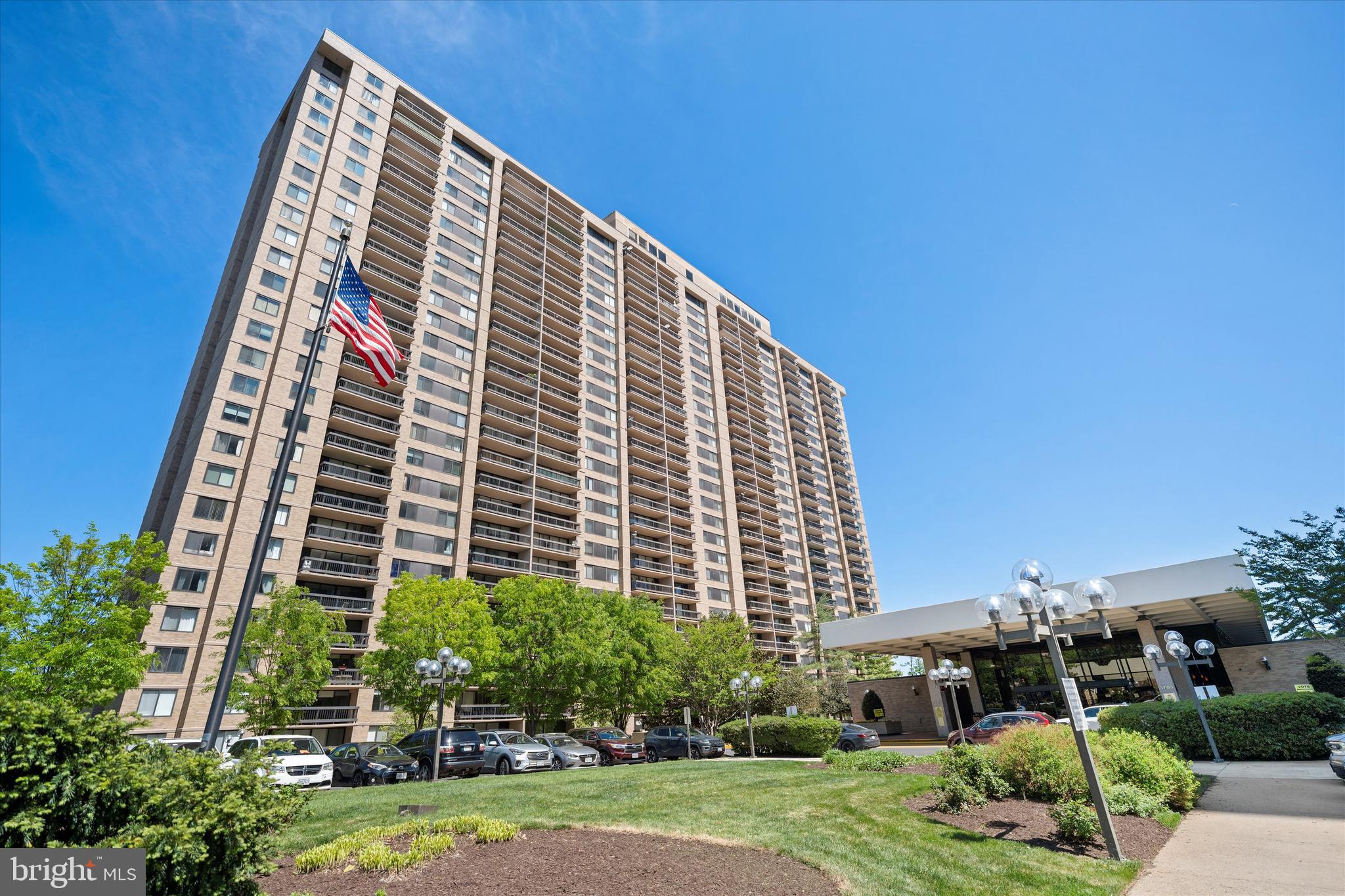 SKYLINE PLAZA - Residential