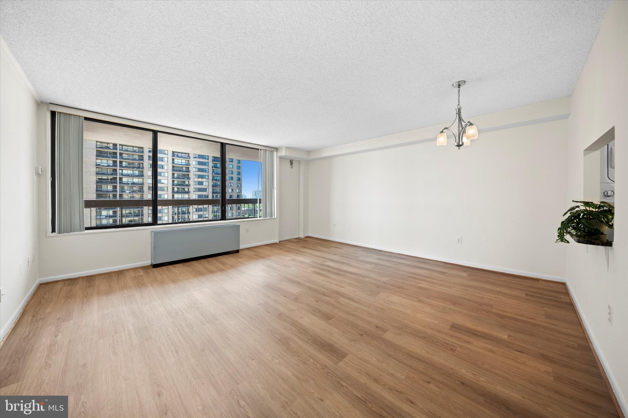 SKYLINE PLAZA - Residential