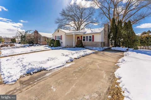 624 WOODLAND DRIVE POTTSTOWN PA 19464