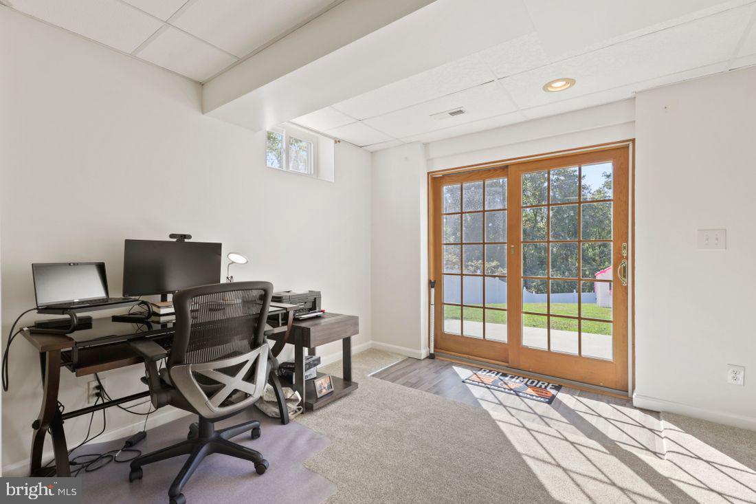 CONSTANT FRIENDSHIP - Residential