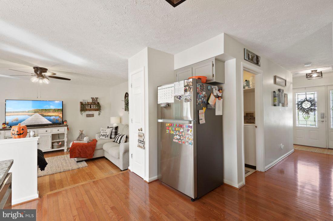 CONSTANT FRIENDSHIP - Residential